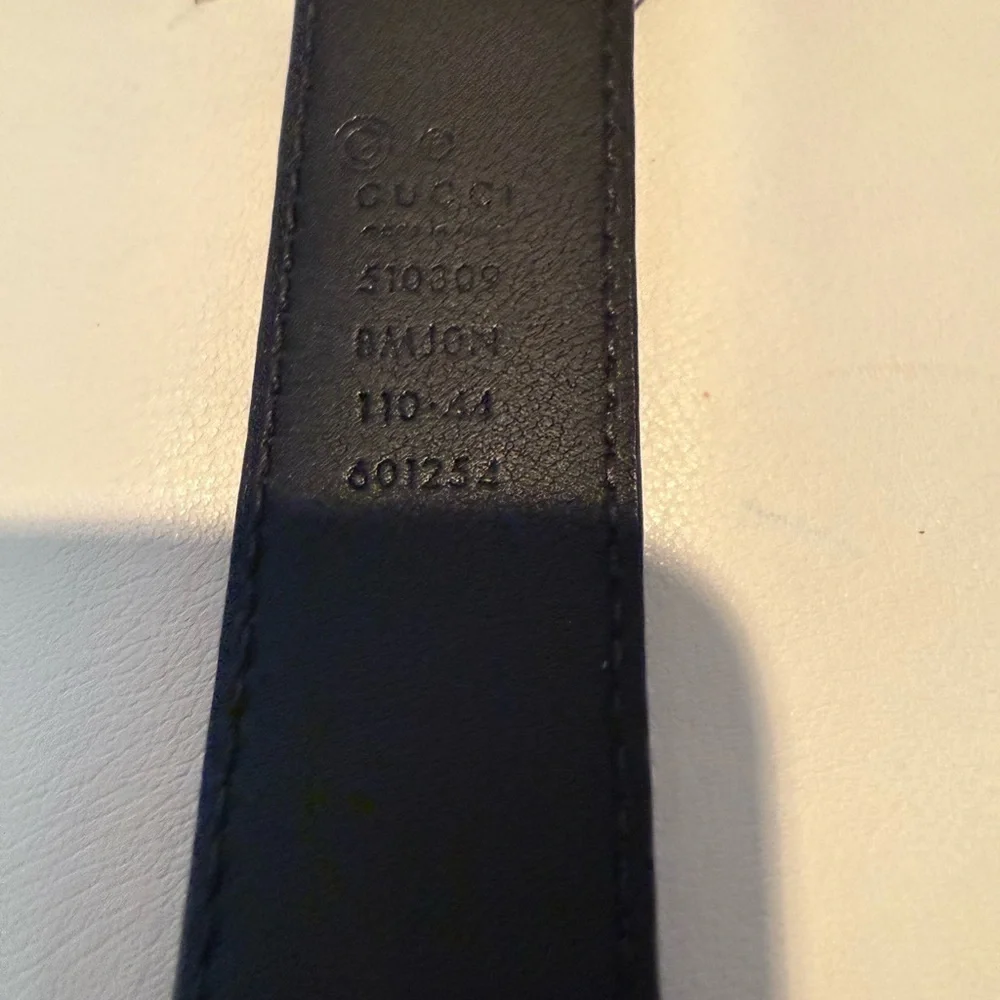 Black Logo Embossed Leather Gucci Belt Size 110